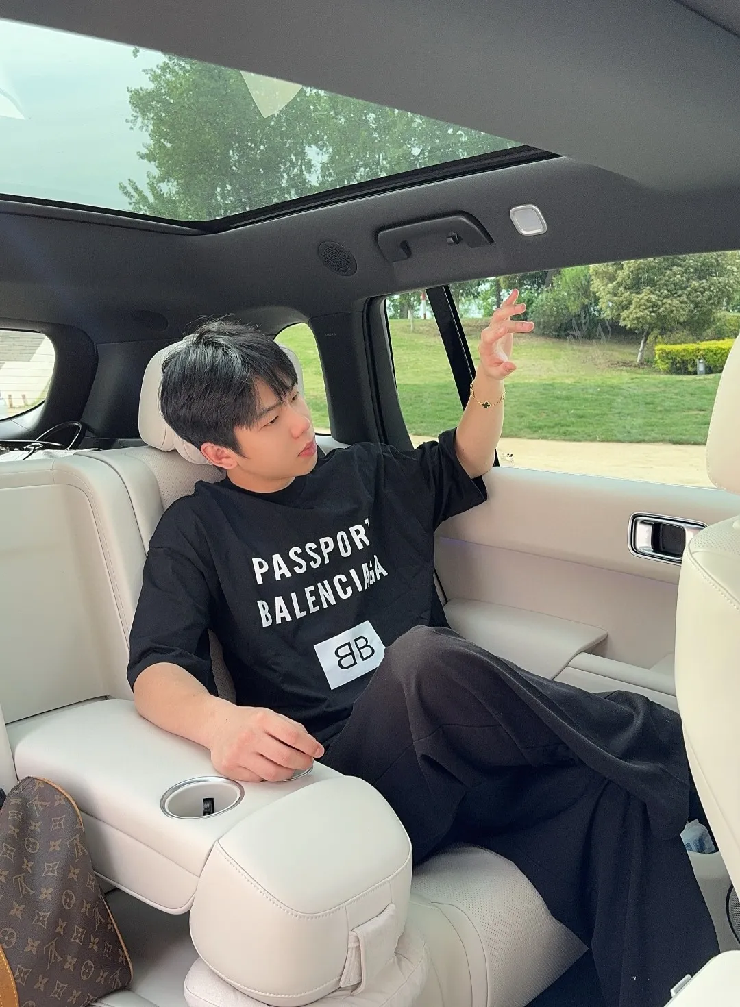 P80✨🔥 BALENCIAGA Paris lettering printed short-sleeved T-shirt, custom-woven and dyed 280g combed cotton heavyweight fabric, zero color difference in thread, perfect details, different from the current version on the market, welcome to compare, Same Style for men and women, must-sell in the picture above Color: White Black Size: 1 2 3 4